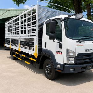 Ngoại thất xe tải 6T5 Isuzu FRR 650 thùng mui bạt đầu vuông