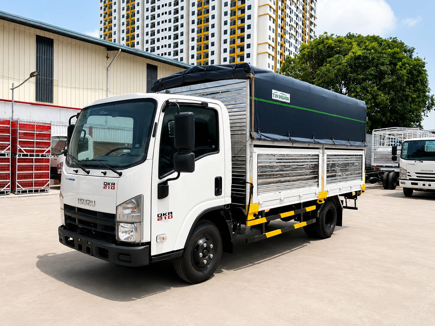 Xe tải Isuzu QKR 270 thùng mui bạt tải trọng 2.7 tấn