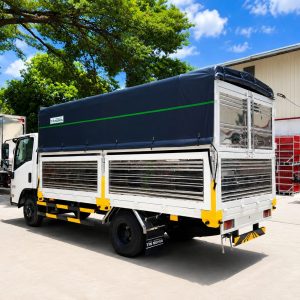 Xe tải Isuzu QKR 270 QMR77HE5 thùng mui bạt màu trắng
