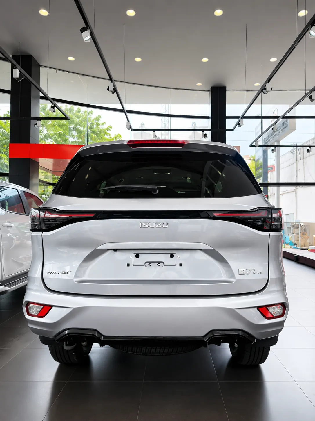 Thiết kế đuôi xe và cụm đèn hậu Isuzu MU-X B7 Plus.